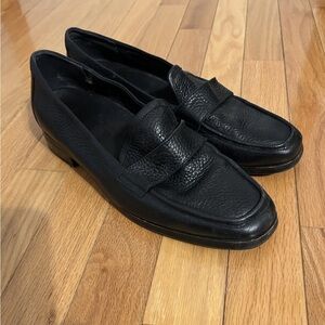 Vionic Black Pebbled Leather Sellah Penny Loafers Size 9.5 Comfort Shoes